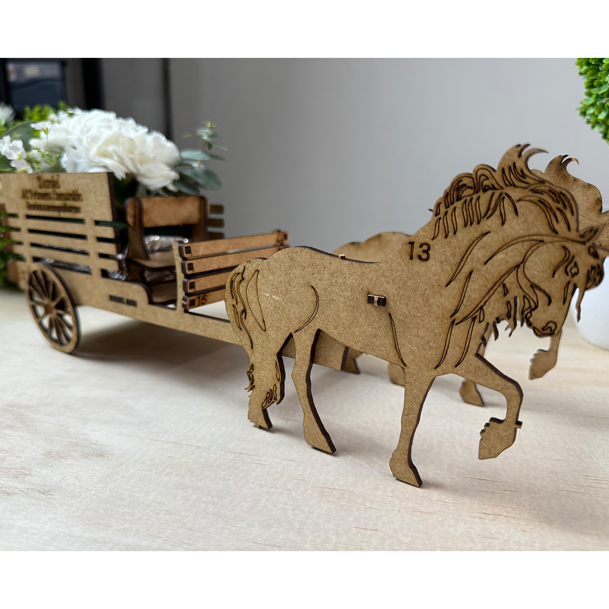 Carreta Decorativa de MDF con Caballos – Personalizable 🎠 10pz RB49
